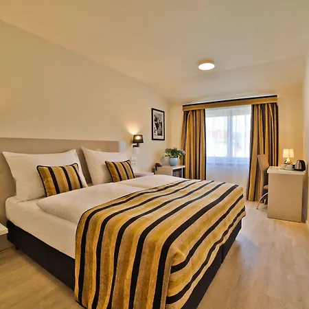 Ξενοδοχείο Ariston 4*