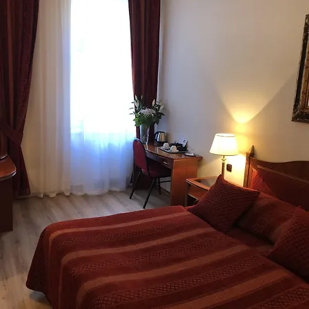 Ariston Hotell 4*