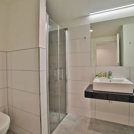 Ariston Hotell