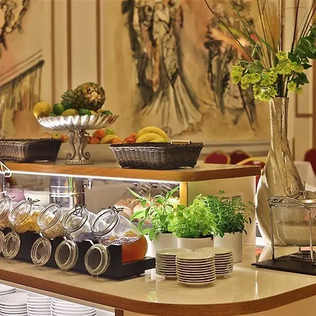 Otel Ariston 4*