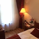 Ariston מלון 4*