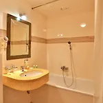 Ariston מלון 4*