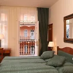 Ariston 4*