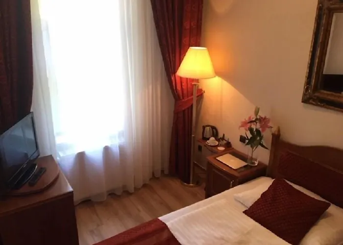 Ariston Otel 4*